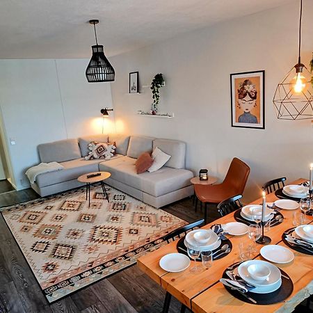 Big 88M2 Apartment In The Center โรวานิเอมิ ภายนอก รูปภาพ