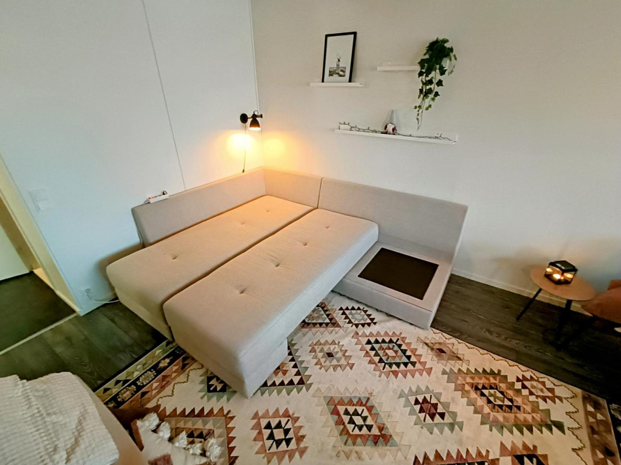 Big 88M2 Apartment In The Center โรวานิเอมิ ภายนอก รูปภาพ