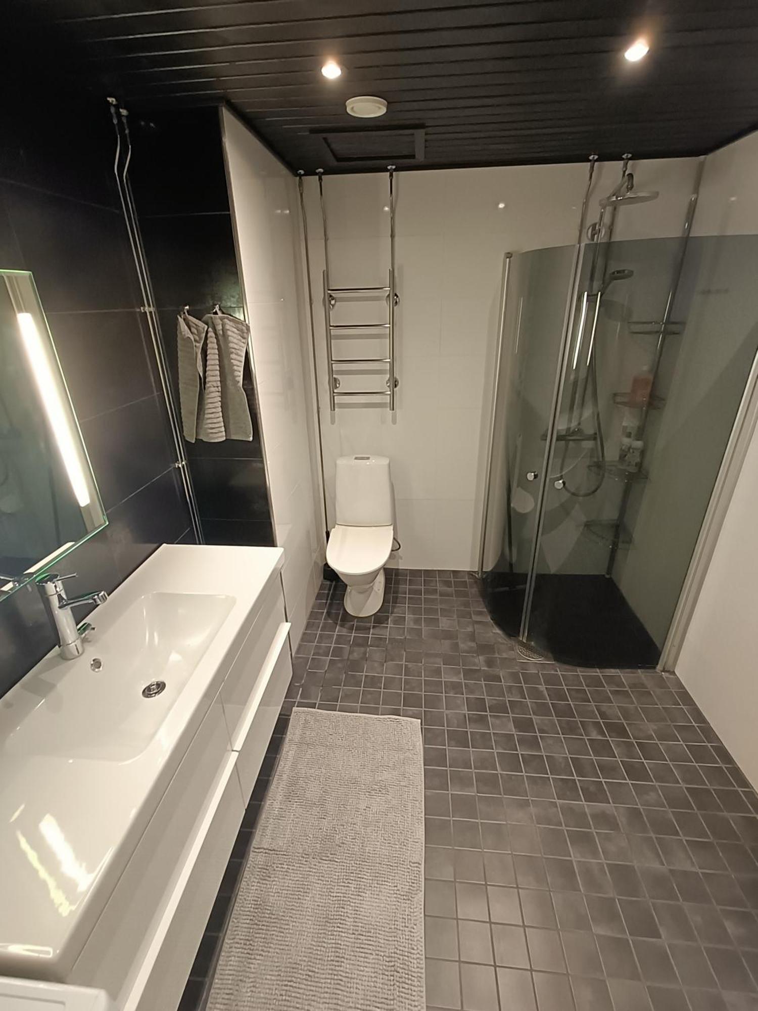 Big 88M2 Apartment In The Center โรวานิเอมิ ภายนอก รูปภาพ
