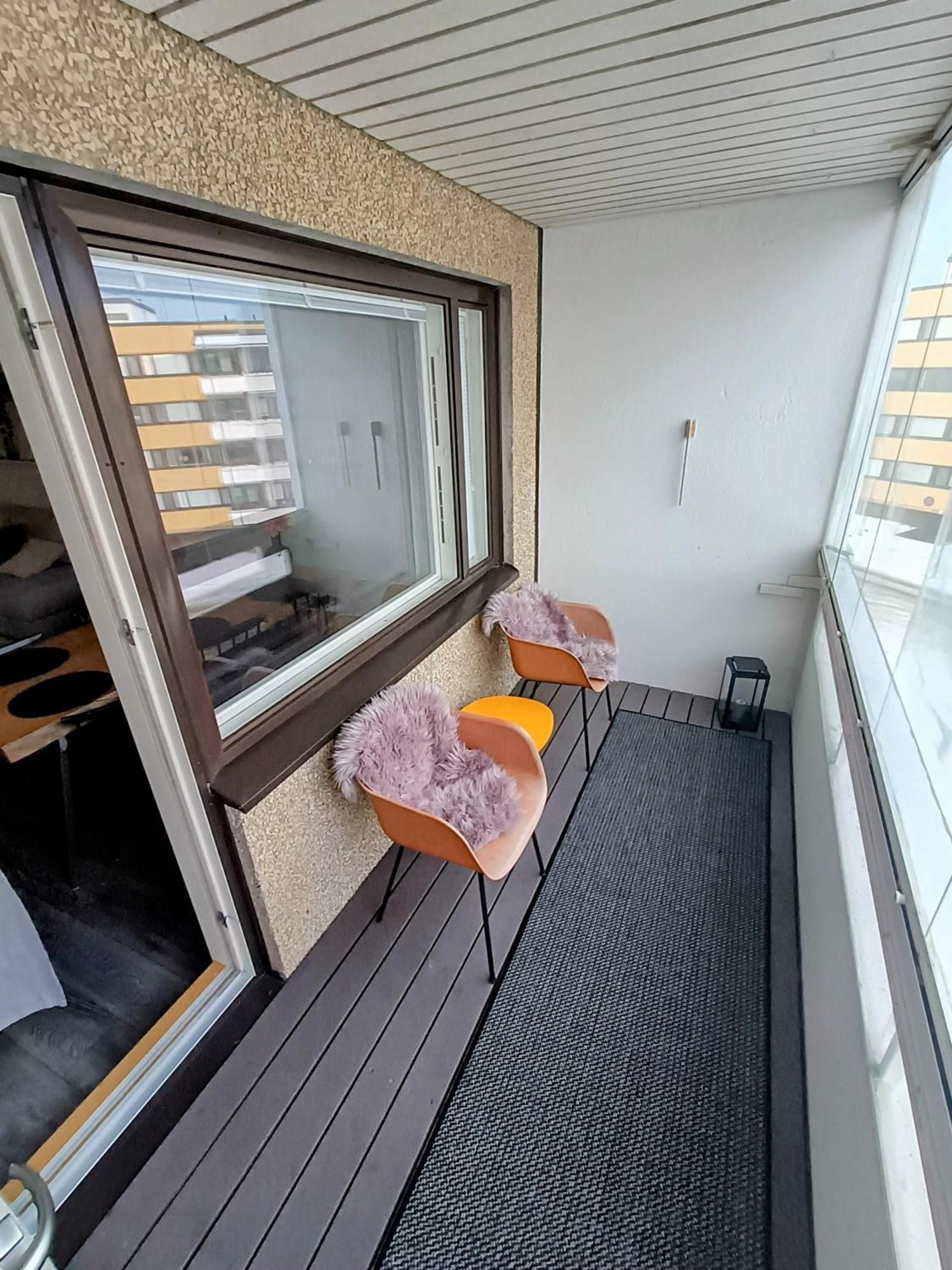 Big 88M2 Apartment In The Center โรวานิเอมิ ภายนอก รูปภาพ